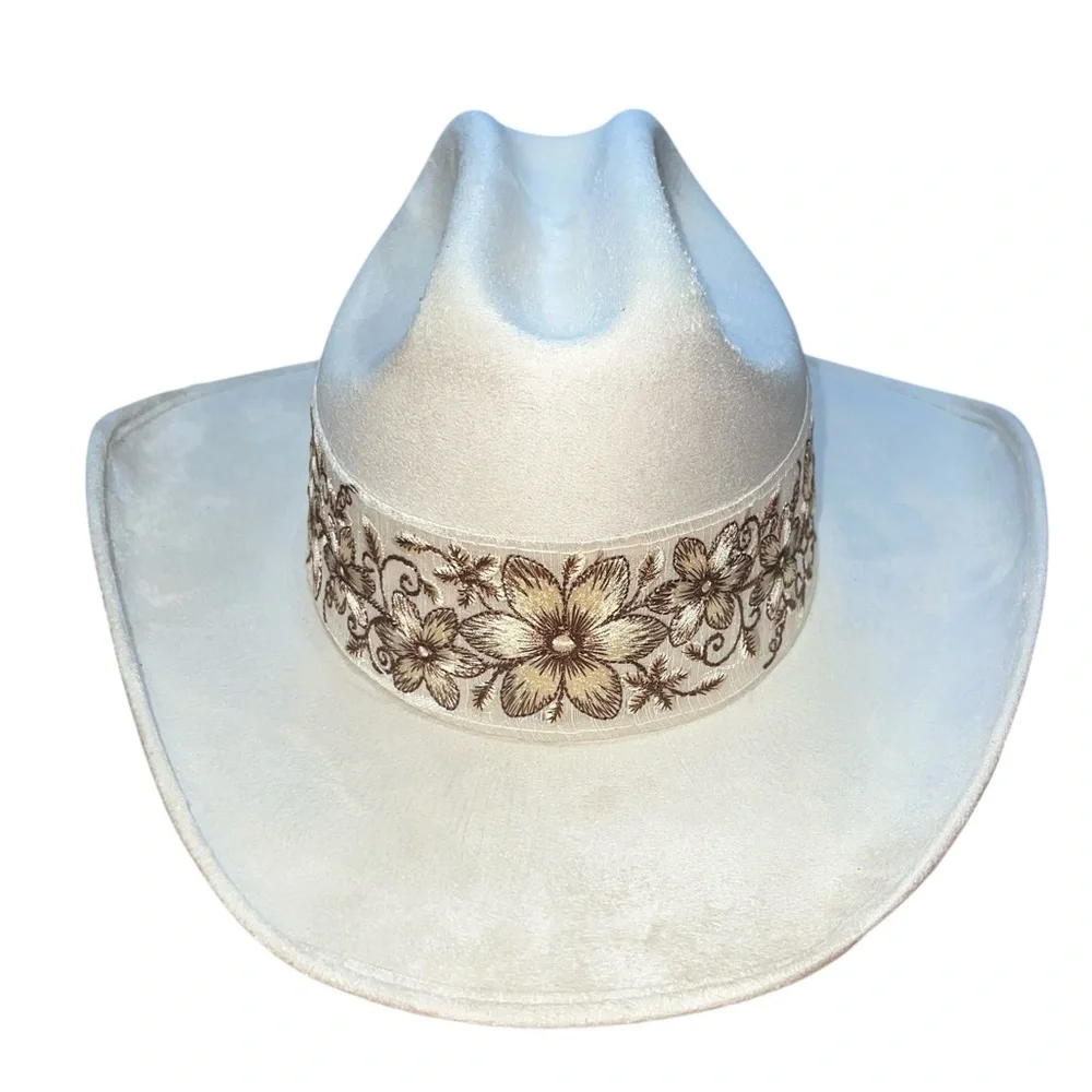 NEW NWOT Hats N Roses Cowgirl “Dolly” Hat In Ivory Floral Embroidery